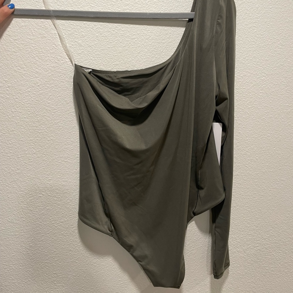 Wundemost one shoulder bodysuit